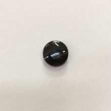 Gomb alulvarrós, 17 mm (26-os), sötétbarna