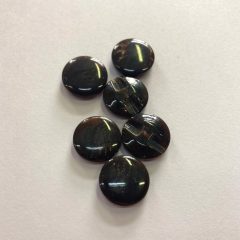 Gomb alulvarrós, 15 mm (24-es), sötétbarna