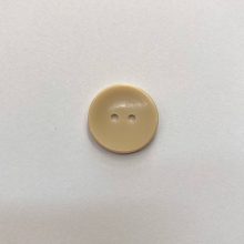 Gomb kétlyukú, 20 mm (32-es), tejeskávé szín
