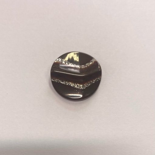 Gomb alulvarrós, 22 mm (34-es), barna