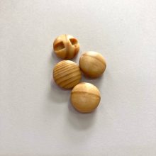 Gomb alulvarrós, 18 mm (28-as), fa