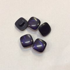 Gomb alulvarrós, 13 mm (20-as), lila