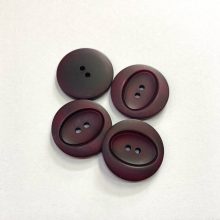 Gomb kétlyukú, 15 mm (24-es), bordó