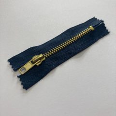 Fém húzózár 8 cm sötétkék 