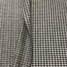 Tyúklábmintás szövet fekete