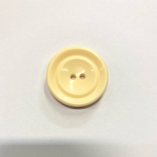 Gomb kétlyukú, 34 mm (54-es), krémszín