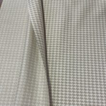 Tyúklábmintás szövet bézs