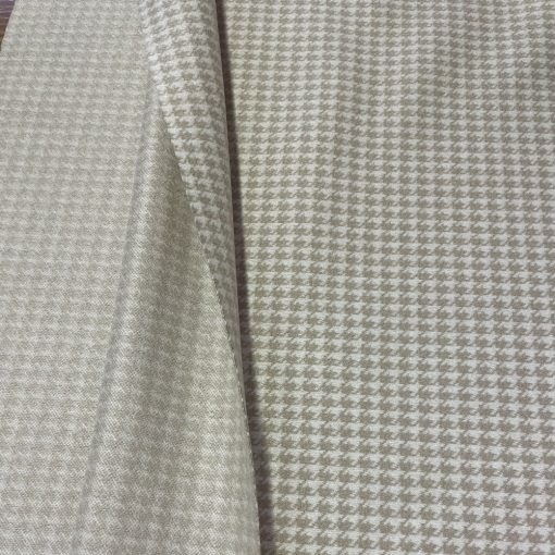 Tyúklábmintás szövet bézs