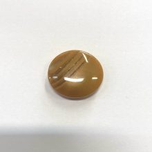 Gomb alulvarrós, 17x15 mm (26-os), cappuccino színű