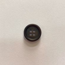 Gomb négylyukú, 15 mm (24-es), sötétbarna