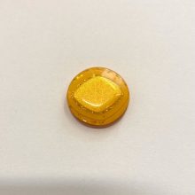 Gomb alulvarrós, 20 mm (32-es), sárga