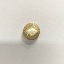 Gomb alulvarrós, 15 mm (24-es), bézs