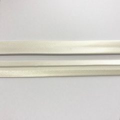 Szatén ferdepánt 2 cm törtfehér