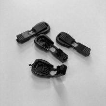 Műanyag pattintós zsinórvég 5-6 mm-es zsinórhoz fekete