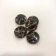 Gomb kétlyukú, 23 mm (36-os), barna