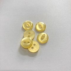 Gomb kétlyukú, 11 mm (18-as), sárga